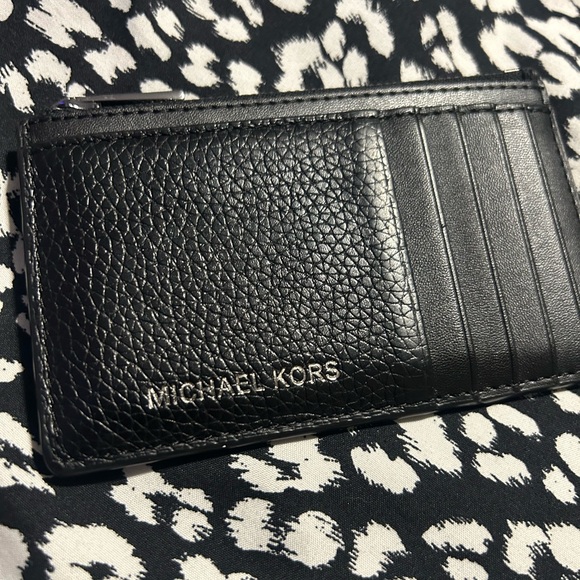 Michael Kors cooper slim zippered wallet - Picture 4 of 8